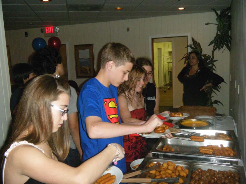 2010_1205katies16th0042